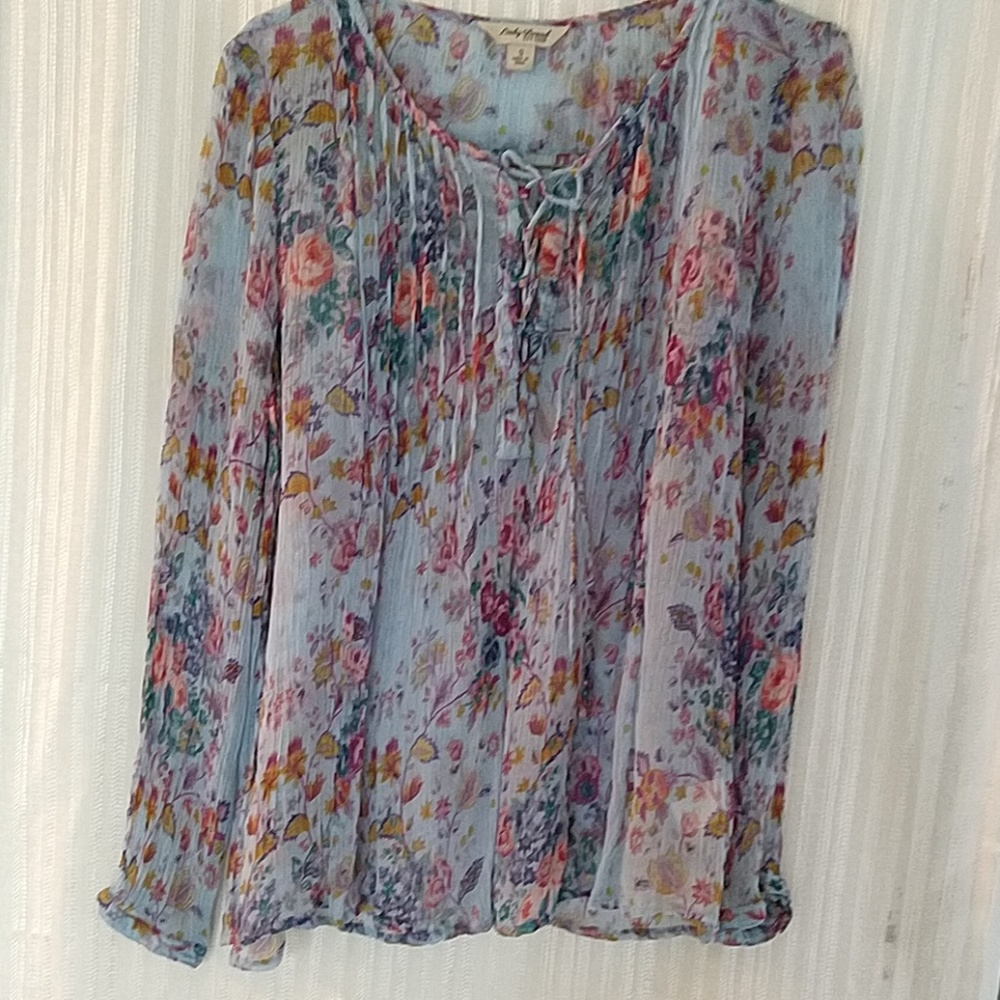 Light weight blouse